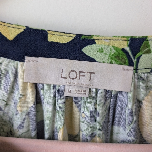 Loft Navy Lemon Print V-neck Blouse Size Medium - Picture 5 of 7